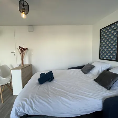 In With Private Parking Semesterbostad Le Mans